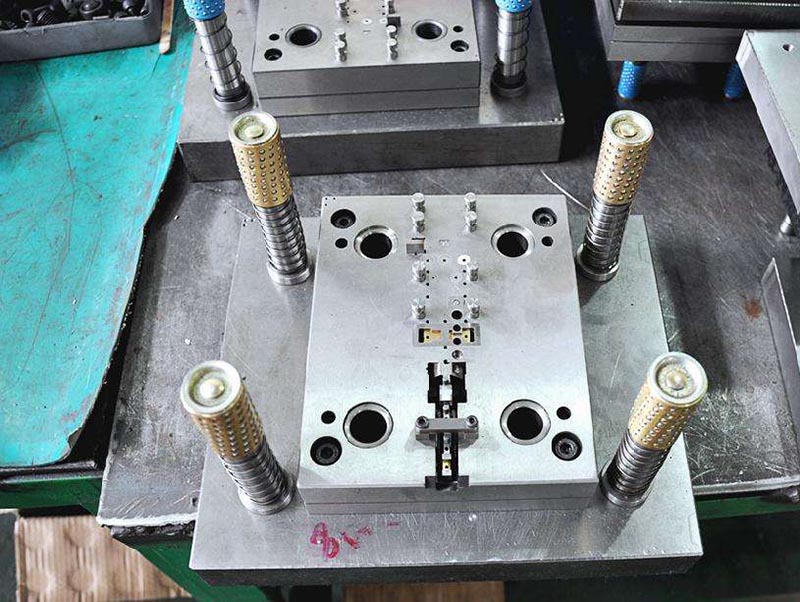 鹰潭模具制造-01