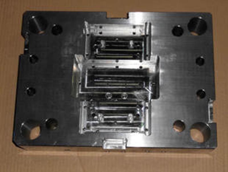 鹰潭精密塑料模-06